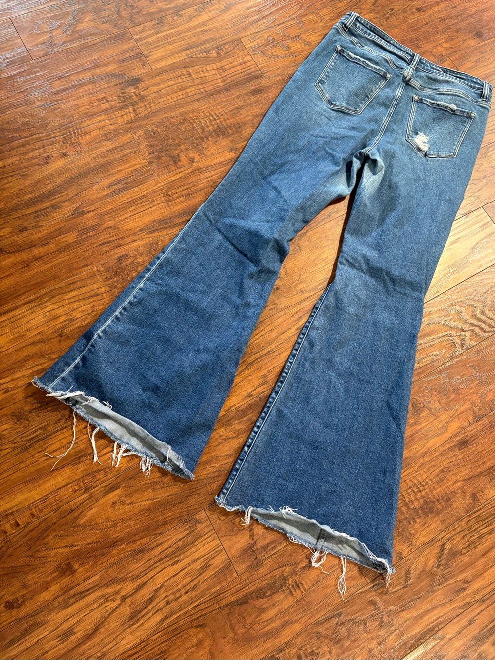 Flying Monkey women’s size 31 distressed flare jeans - Picture 6 of 6